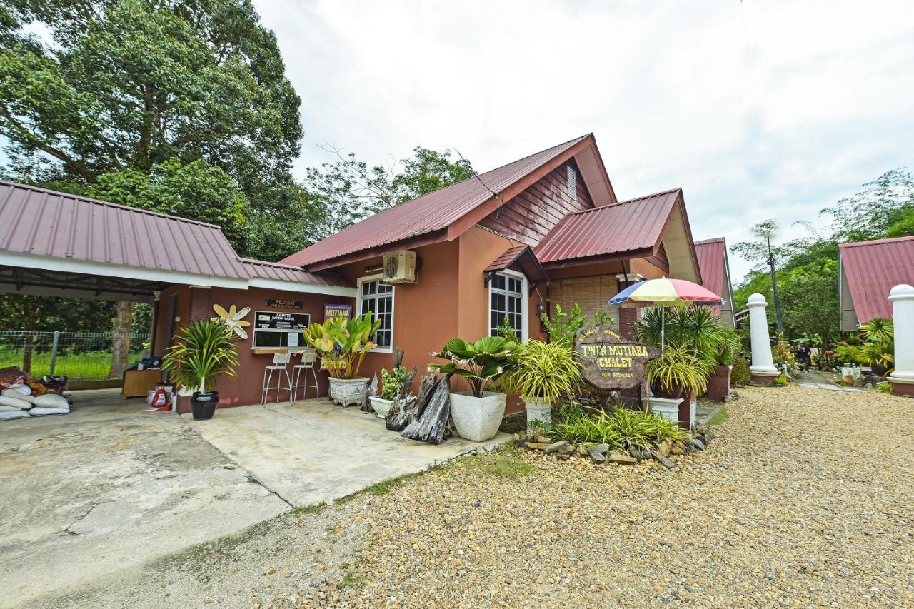 Oyo 90642 Twin Mutiara Chalet & Homestay Jeli 외부 사진