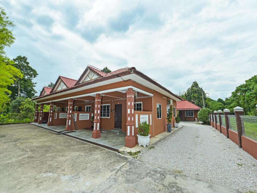 Oyo 90642 Twin Mutiara Chalet & Homestay Jeli 외부 사진