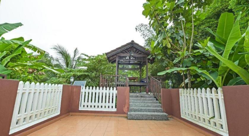 Oyo 90642 Twin Mutiara Chalet & Homestay Jeli 외부 사진